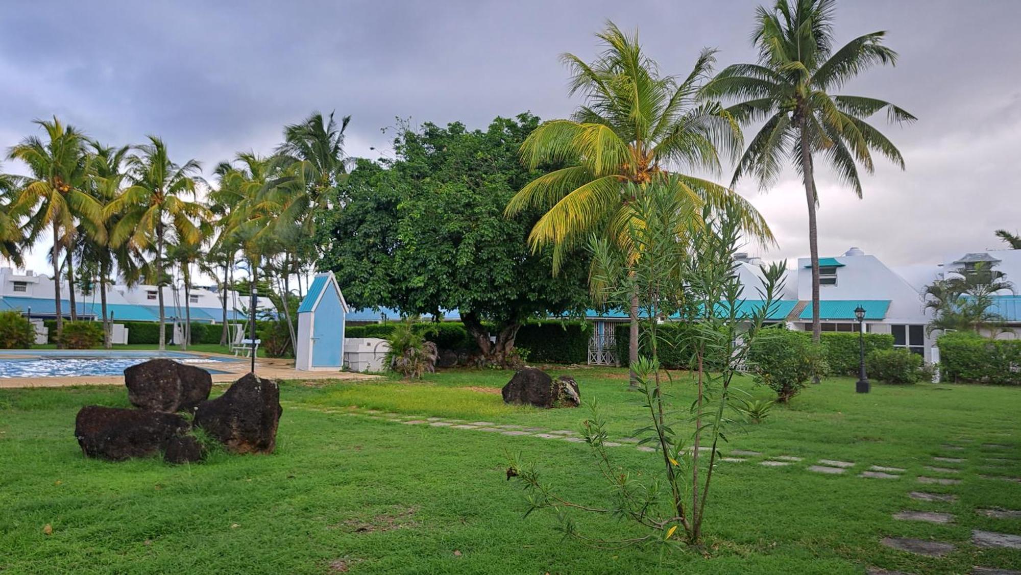 Peaceful And Private Villa Grand Baie Exterior photo